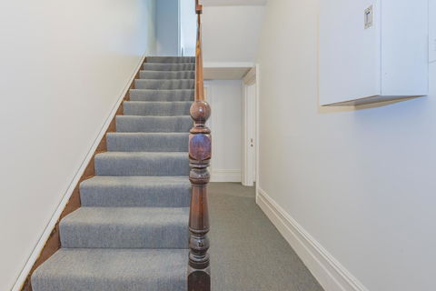 4 Bedroom House - Hobart CBD - Free Parking - Free WIFI - Accommodation Kalgoorlie 7