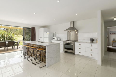 170 Hazards View Drive - Unit 2 - Accommodation Kalgoorlie 2