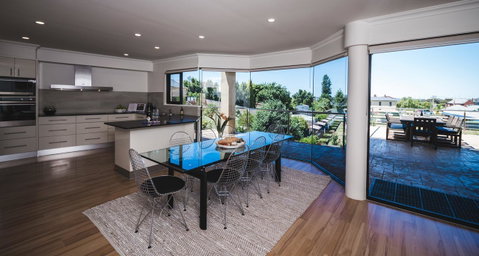 Russell House - Accommodation Kalgoorlie 0