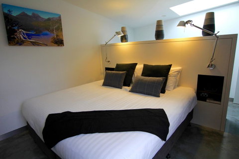Old Bishop\'s Quarters Heritage, Modern & Unique Accommodation - Accommodation Kalgoorlie 2