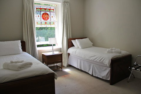 Old Bishop\'s Quarters Heritage, Modern & Unique Accommodation - Accommodation Kalgoorlie 8
