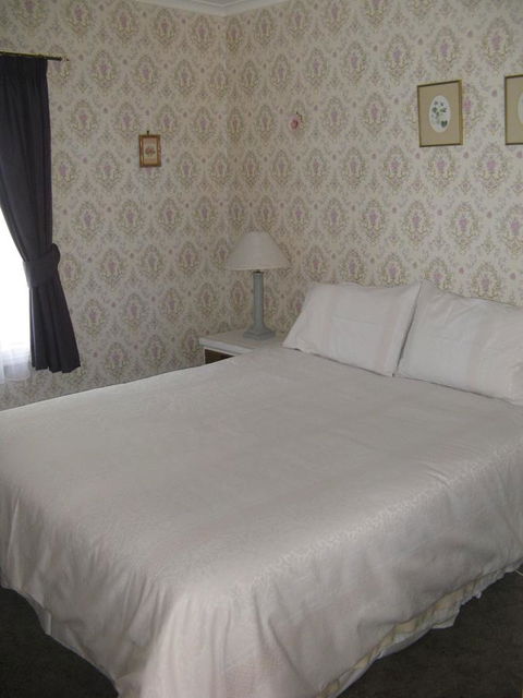 The Grove Cottages - Accommodation Kalgoorlie 2