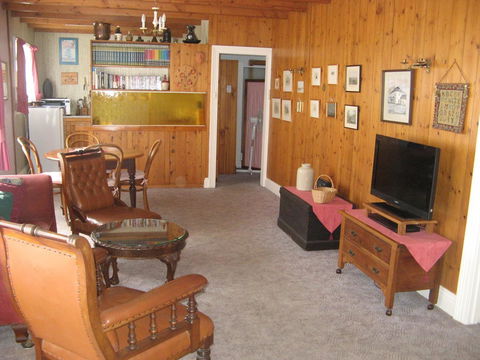The Grove Cottages - Accommodation Kalgoorlie 5