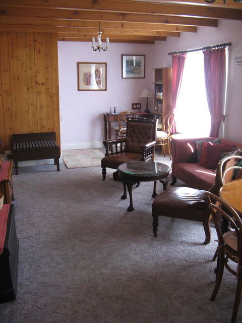 The Grove Cottages - Accommodation Kalgoorlie 7
