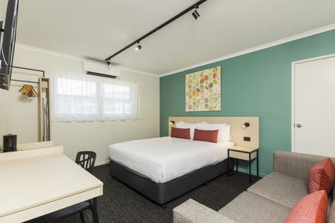 Nightcap At Balaclava Hotel - Accommodation Kalgoorlie 0