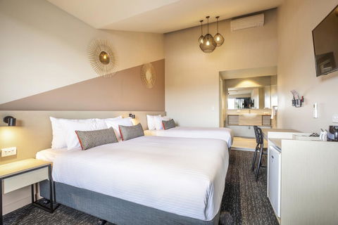 Nightcap At Manhattan Hotel - Accommodation Kalgoorlie 0