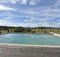 Noble Willow Homestead Lovedale. Super Spacious with views and pool - Accommodation Kalgoorlie