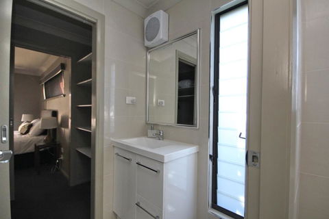 NORTHERN HAVEN-3/16 David Campbell St NH - Accommodation Kalgoorlie 3