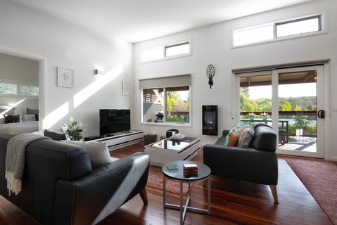 Oblique - Accommodation Kalgoorlie 2