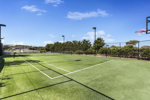 Ocean Luxe Retreat Luxury House With Pool, Tennis Court, Fireplace, Walk To Beach - Accommodation Kalgoorlie 2