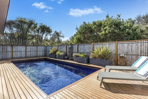 Ocean Luxe Retreat Luxury House With Pool, Tennis Court, Fireplace, Walk To Beach - Accommodation Kalgoorlie 0