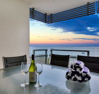 Oceana Darwin Central Oceanfront 3 bedroom 2 Lounge Room Pool Gym Tennis Court Sleeps 9 - Accommodation Kalgoorlie