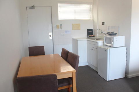 Oceanside Hawks Nest - Accommodation Kalgoorlie 2