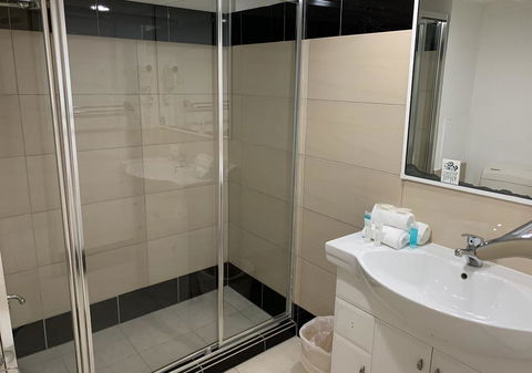 Outrigger Burleigh - Accommodation Kalgoorlie 3