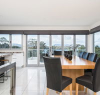 Paradise Point - Tamar Valley 14 Persons Residence with pool - Accommodation Kalgoorlie