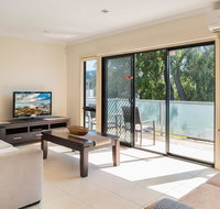 Penguins by the Beach - Accommodation Kalgoorlie