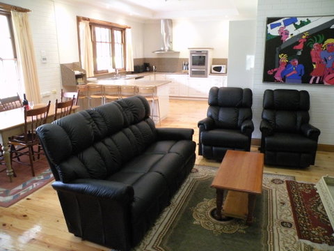 Pinkerton Hill Naracoorte - Accommodation Kalgoorlie 3