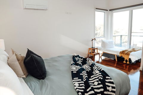 Pitcher Vista, 12 Apostles - Accommodation Kalgoorlie 2