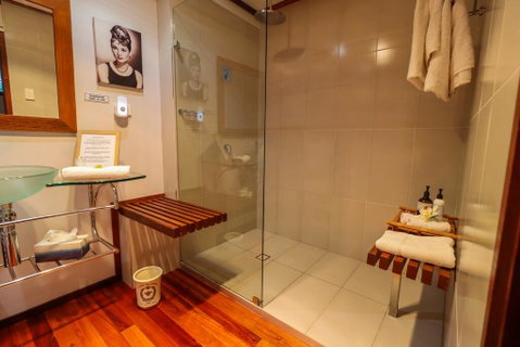 PK Illusions - Accommodation Kalgoorlie 1