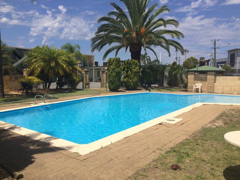Platinum Motel - Accommodation Kalgoorlie 0