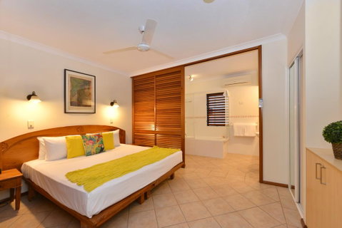 Poolside @ Hibiscus - Accommodation Kalgoorlie 1