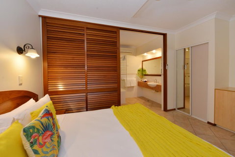 Poolside @ Hibiscus - Accommodation Kalgoorlie 2