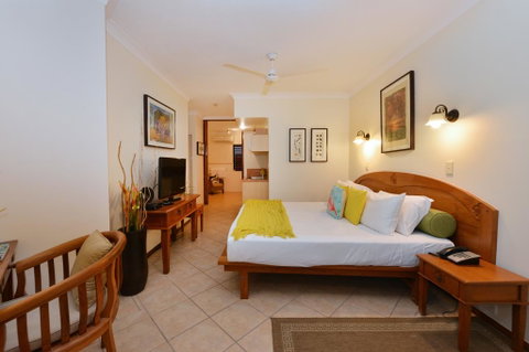 Poolside Studio - Accommodation Kalgoorlie 2
