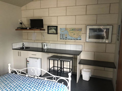Port Campbell Guesthouse & Flash Packers - Accommodation Kalgoorlie 1