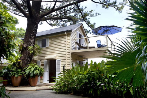 Port Douglas Cottage & Lodge - Accommodation Kalgoorlie 0