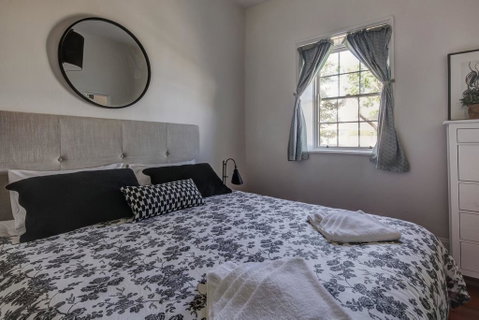 Prue's Cottage - Well Appointed Family Getaway - Accommodation Kalgoorlie 1