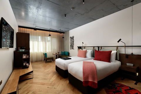 QT Melbourne - Accommodation Kalgoorlie 3
