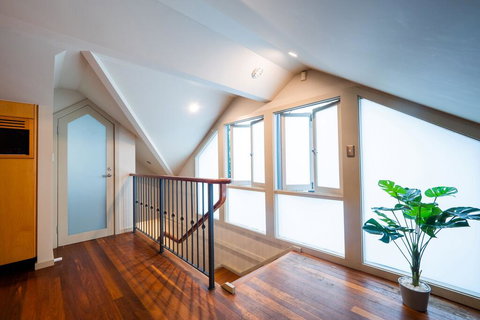 Quiet Private Studio In Strathfield With Kitchenette And Private Bathroom 3min To Station Sleeps 6 - Accommodation Kalgoorlie 3