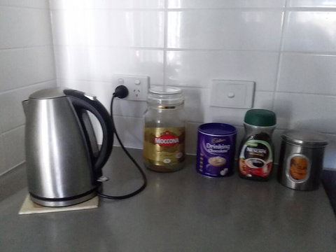 Quiet Sunny Relaxed Home Close To Theme Parks - Accommodation Kalgoorlie 1