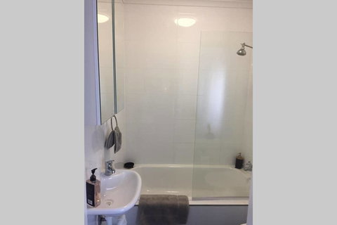 Quirky, Sunny, Spacious Apartment In The Heart Of Darlinghurst - Accommodation Kalgoorlie 2