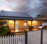 Rawson's Retreat - Five Bedroom Home - Walk CBD - Includes Breakfast - Accommodation Kalgoorlie