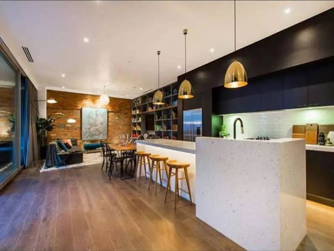 Readyset Glashouse Melbourne - Accommodation Kalgoorlie 0