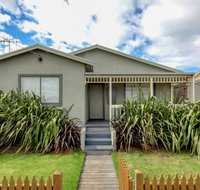 Reardon Place - moments from the family friendly Pea Soup Cove - Accommodation Kalgoorlie