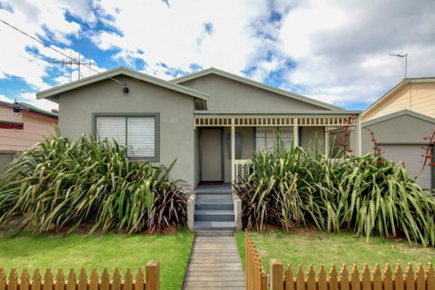 Reardon Place - Moments From The Family Friendly Pea Soup Cove - Accommodation Kalgoorlie 0