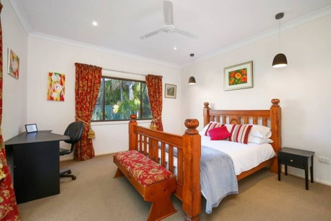 Relaxing Queen Sized Room With En-Suite - Accommodation Kalgoorlie 0