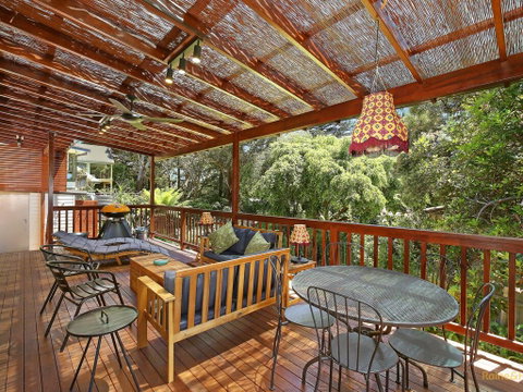 Retro Vibes - 18 Norahview Street, Bateau Bay - Accommodation Kalgoorlie 2