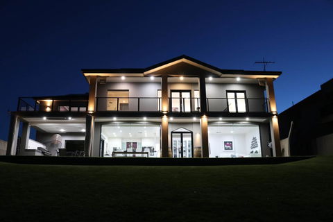 River Devine - Accommodation Kalgoorlie 1