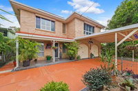 Riverside Haven - boating fishing beach cafes in walking range