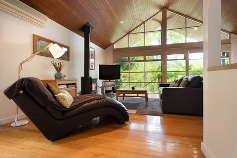 Romantic Treehouse Getaway - Accommodation Kalgoorlie 0