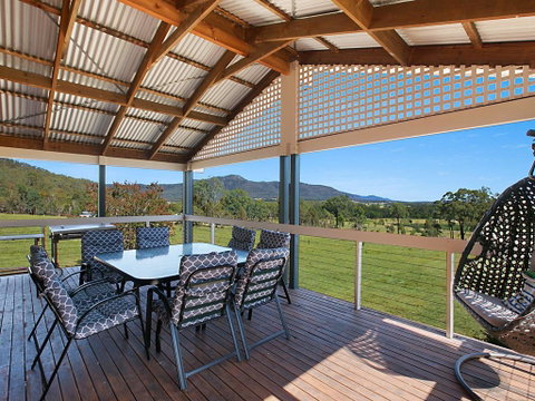 Rosamund House In Broke, 4br House In Walking Distance To Cellar Doors - Accommodation Kalgoorlie 0