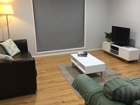 Rosebud Holiday Retreat - 700m To The Beach - Accommodation Kalgoorlie 0