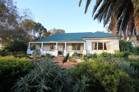 Rostrata Country House - Accommodation Kalgoorlie 0