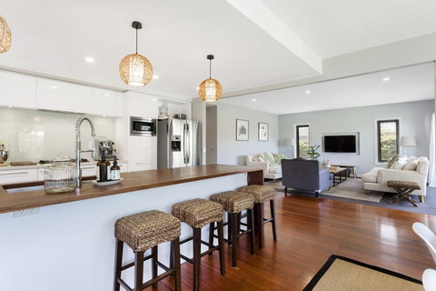 SAFETY BEACH ENTERTAINER - Accommodation Kalgoorlie 2