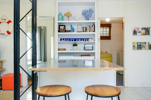 Salty Grape Beach House - Accommodation Kalgoorlie 0