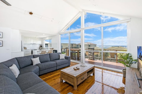 Salty's - Newly Renovated - Accommodation Kalgoorlie 0