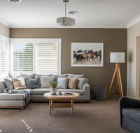 Sampson St Large Stylish CBD Home Sleeps 11 - Accommodation Kalgoorlie